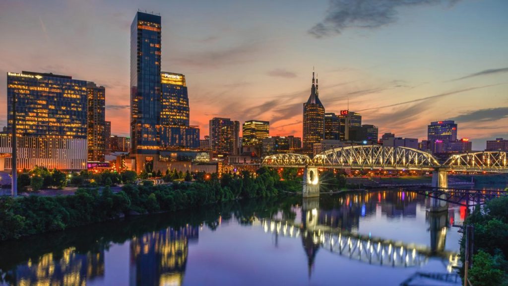 what hotels allow 18 year old to check in Tennessee